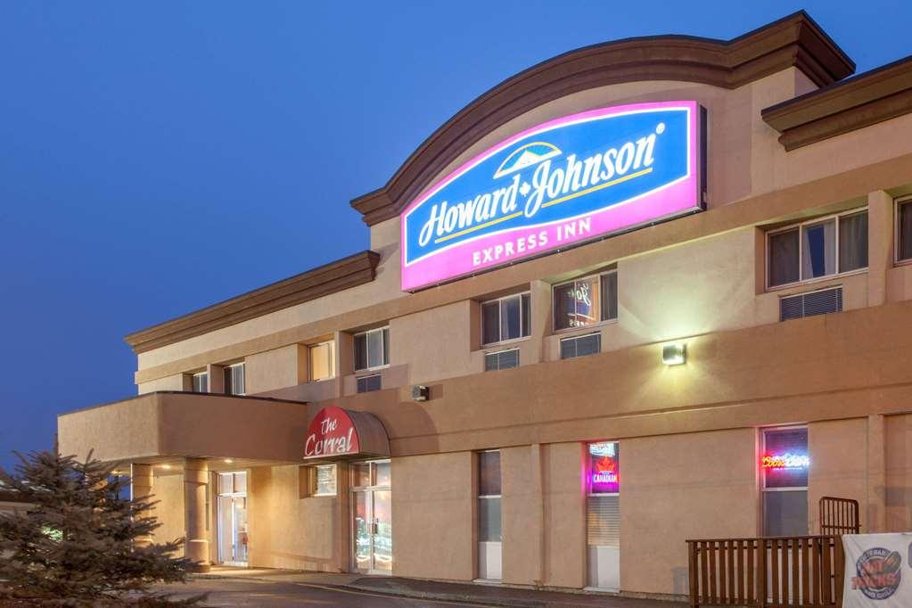 Howard Johnson By Wyndham Winnipeg West Extérieur photo
