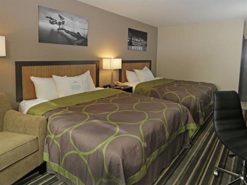 Howard Johnson By Wyndham Winnipeg West Extérieur photo