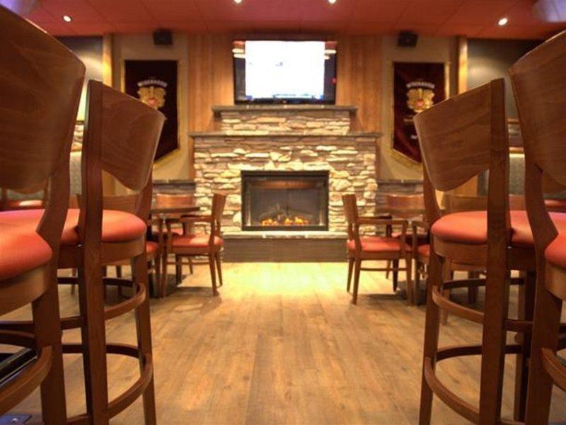 Howard Johnson By Wyndham Winnipeg West Extérieur photo